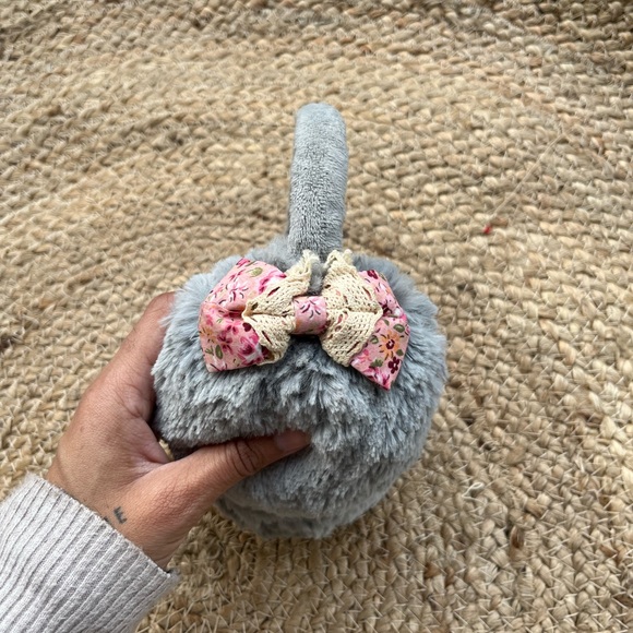 NWOT Grey Ear Muffs with Pink Lacy Bow - Picture 6 of 7